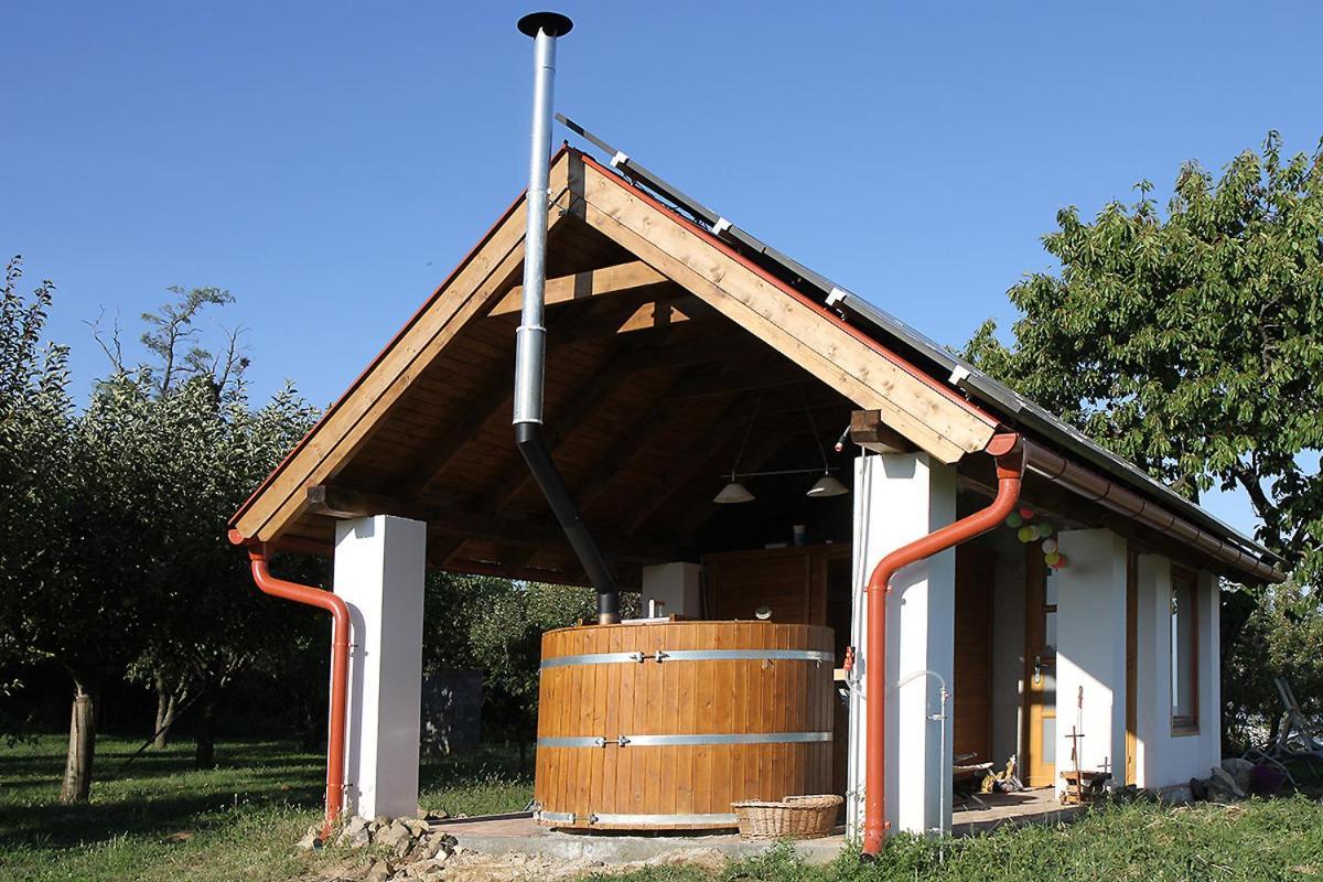 Casa Beata Villa Lesencetomaj Exterior photo